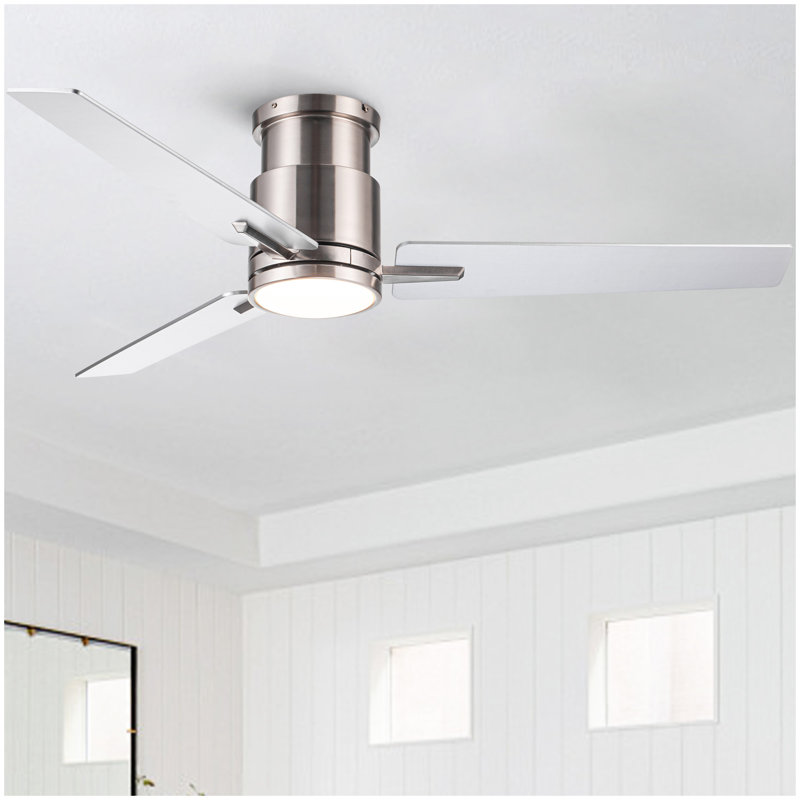 Ventilateur de plafond 52 po en nickel brossé avec lumière Lowe