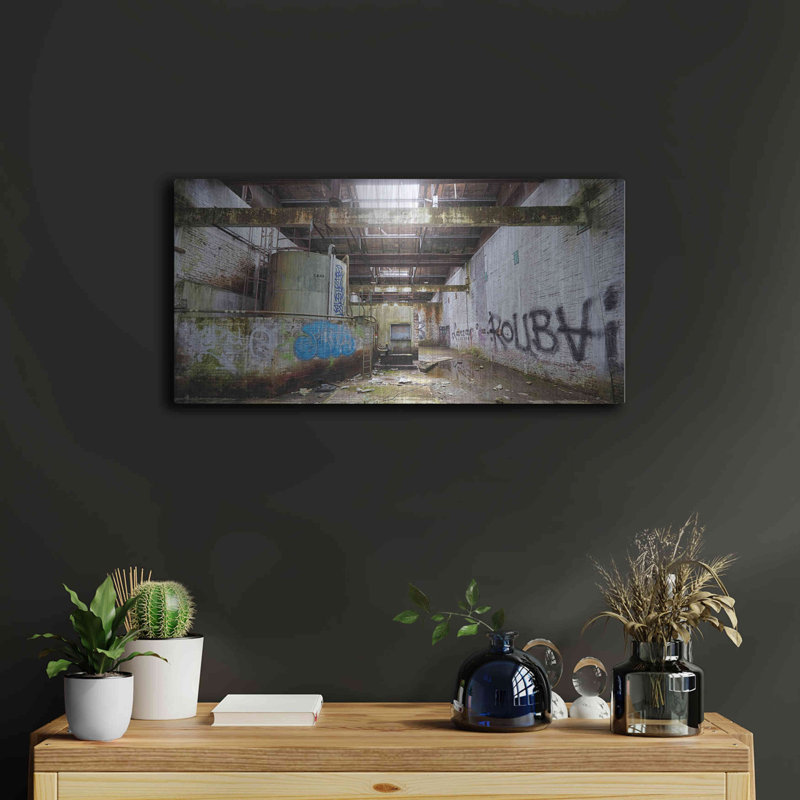 "Roubaix Urbex" par Sebastien Lory, H 12 po x l 24 po