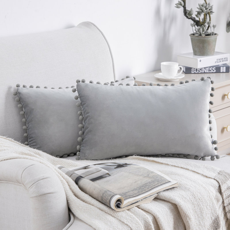Housse de coussin Silky Velvet Series Pom-poms, Gris, Housse de coussin, Rectangle H 12 po x l 20 po