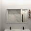 Miroir rectangulaire-670438194