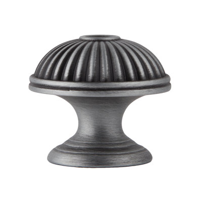 Bouton de meuble rond festonné en étain Belmont de 1-1/2 po de diamètre