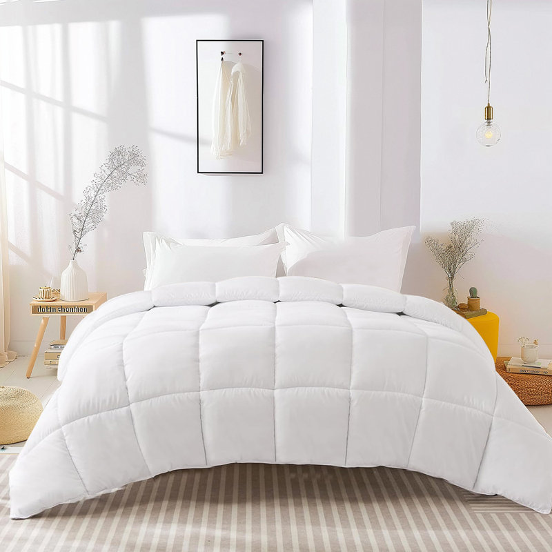 600in³/oz Fill Power All Season Down Blend Down Comforter, Queen