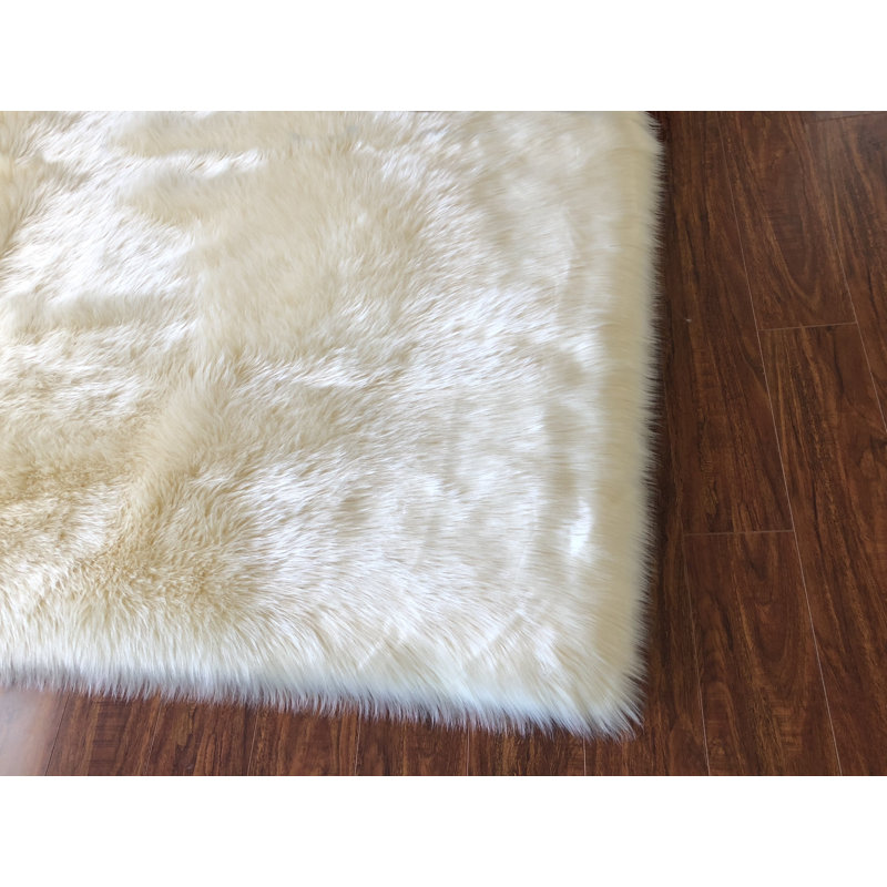 Tapis crème foncé luxueux Wieland, Carré 12 pi