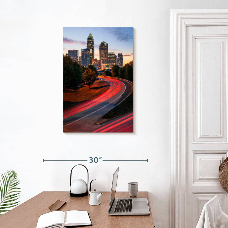 Aime illuminée, autoroute de Charlotte, H 30 po x l 20 po