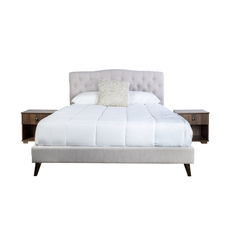 Grand lit tapissier avec 2 tables de chevet, couleur pierre, gris, bases de table de chevet noyer, tablettes et coins, tissu 100%