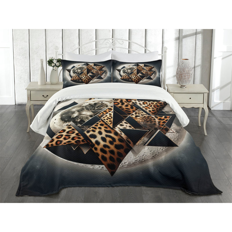 Polyester Geometric Shapes Coverlet, Queen Coverlet / Bedspread + 2 Standard Shams