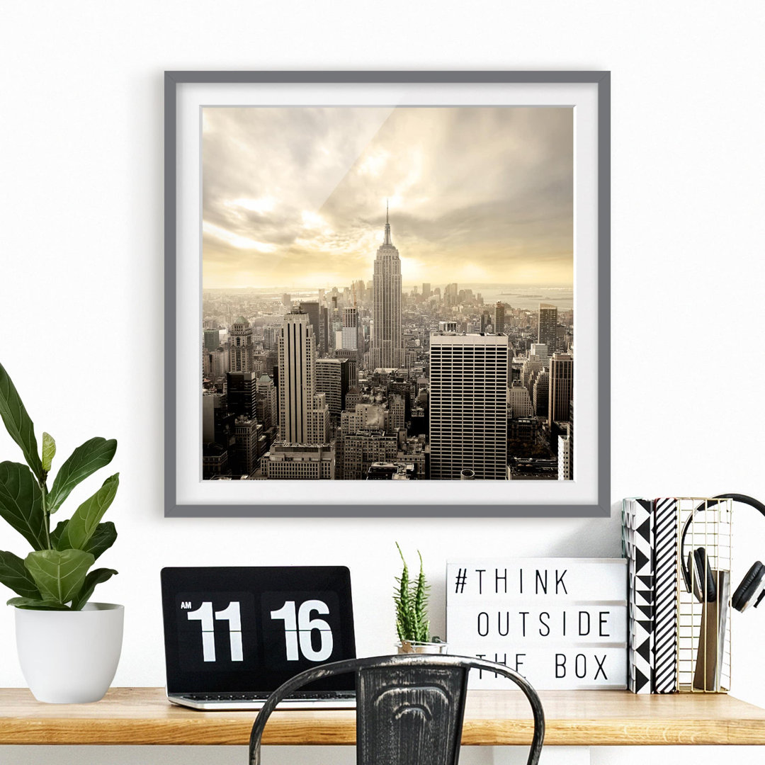 Gerahmtes Poster Manhattan Dawn