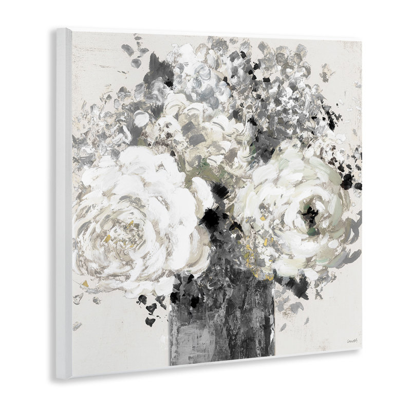 Arrangement floral audacieux et abstrait avec des fleurs expressives de couleur crème par Lanie Loreth