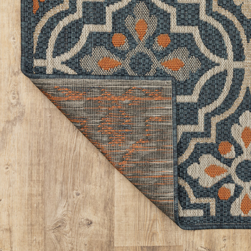 Lark Manor Izola Indoor/Outdoor Rug & Reviews | Wayfair