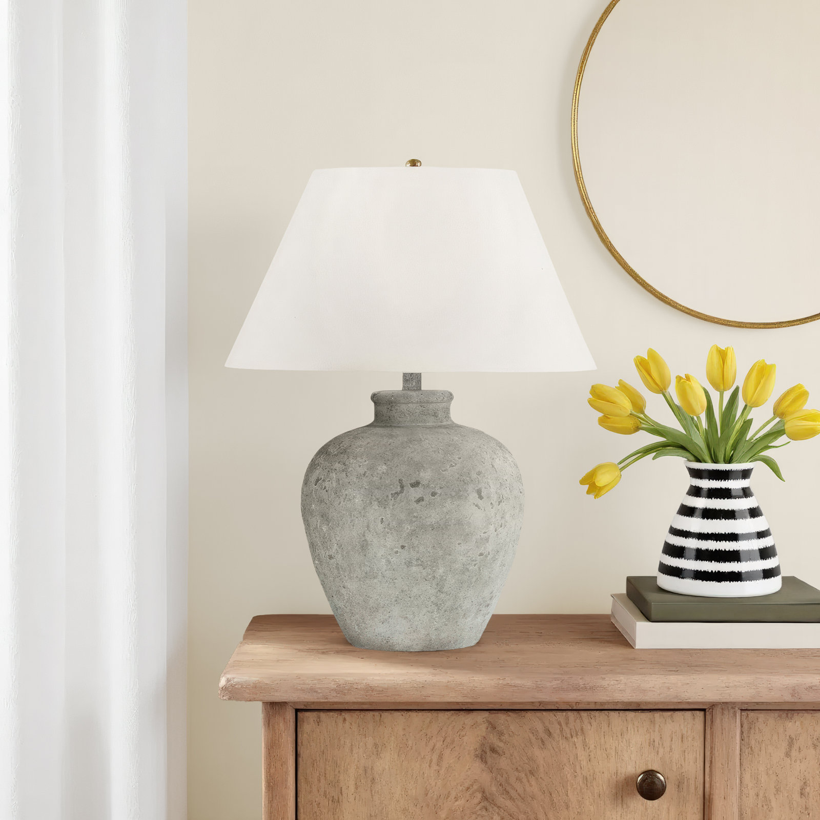 Fulgence Resin Table Lamp