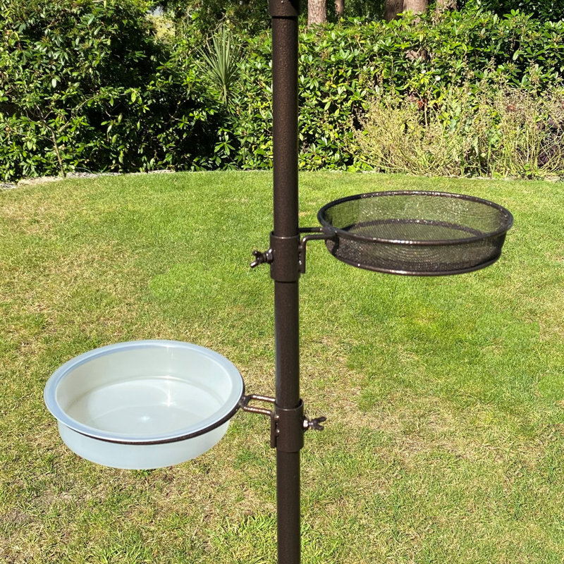 Eglantier Steel Feeding Station