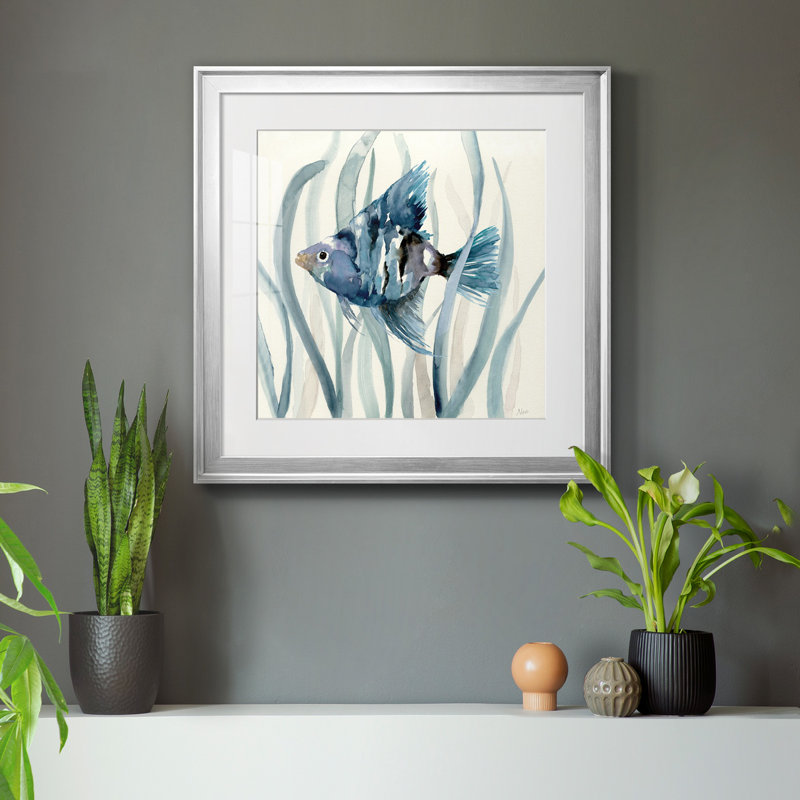 Fish in Seagrass II - Cadre photo, reproduction d'art sur toile, H 17,5 po x l 17,5 po x P 1,5 po, Papier avec cadre argenté