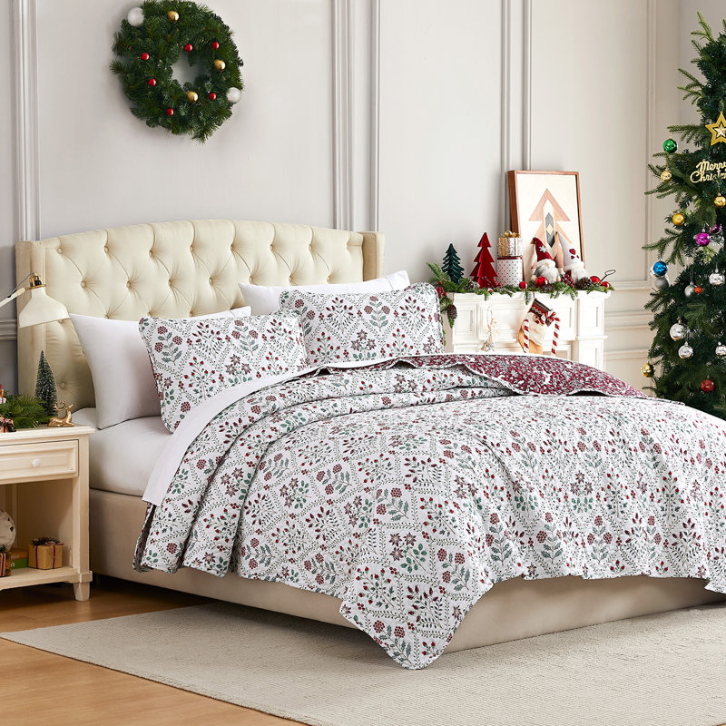 Holiday Harmony Oversized Reversible Holiday Bedding lightweight Quilt Set with shams, Twin Quilt + 1 Standard Sham