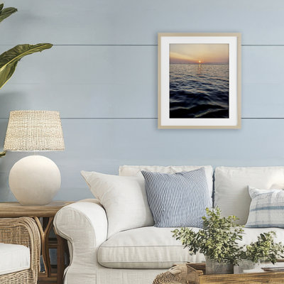 «Sundown Waters Seascape», reproduction encadrée sous verre, conception de Kali Wilson