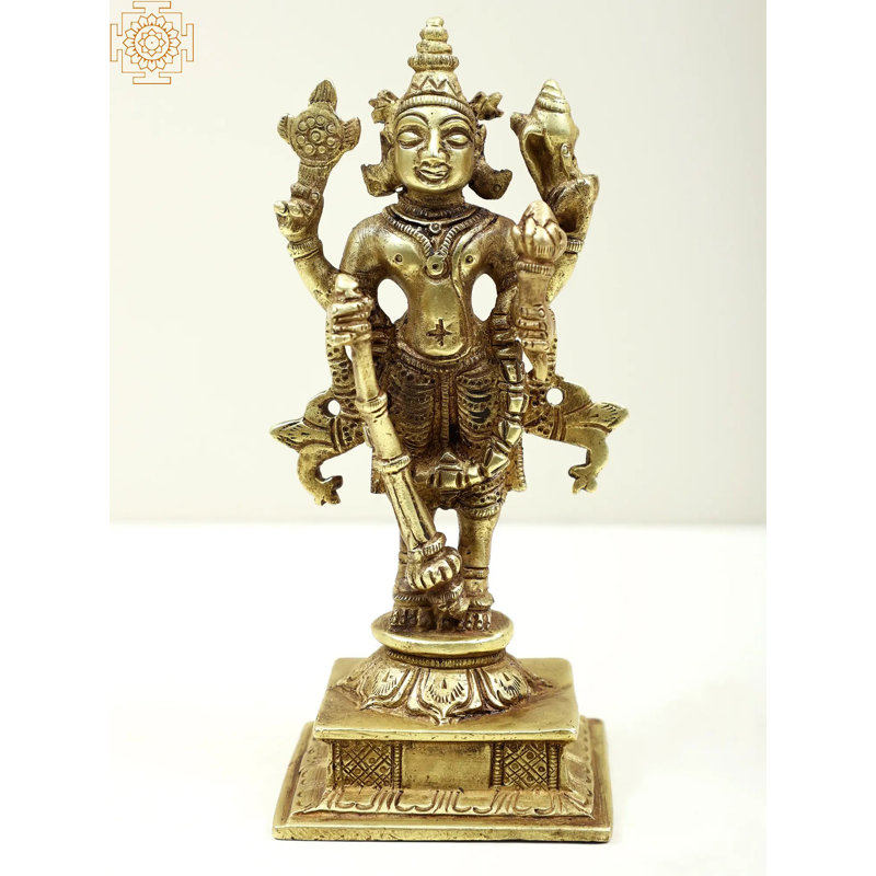 Vishnu debout