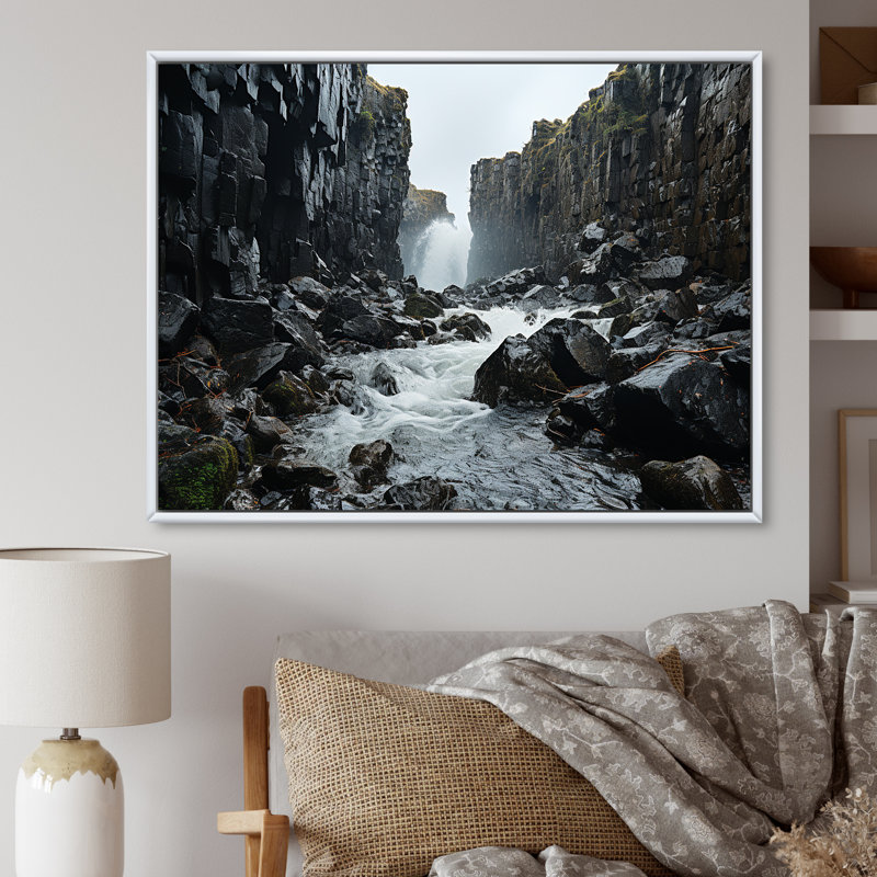 Paysage de rivière en cascade, H 16 po x l 32 po x P 1 po, Cadre flottant blanc