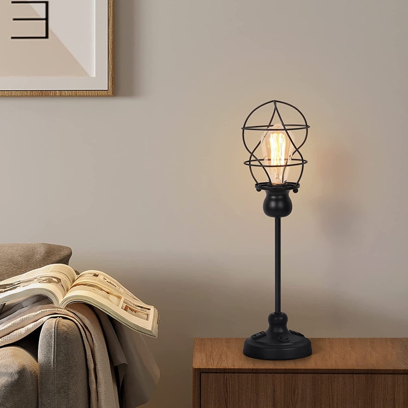 Antwione Metal USB Table Lamp