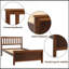Lit plateforme simple en bois avec tête de lit, pied de lit et lattes en bois-404291529
