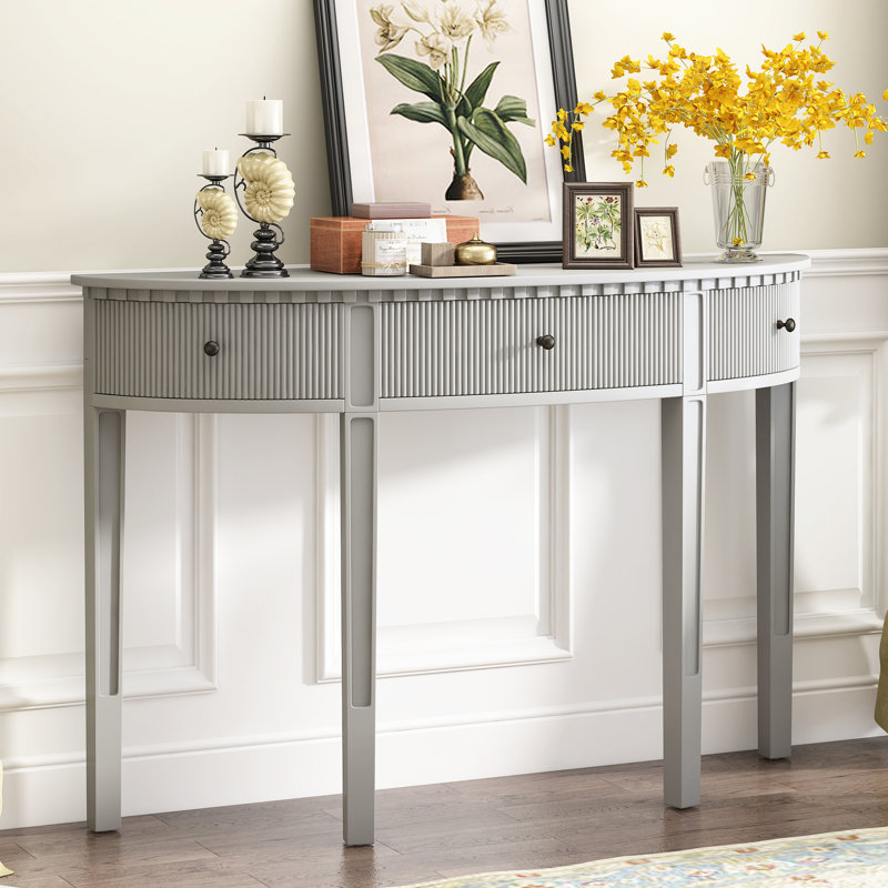 Console blanc antique avec intérieur spacieux et tiroirs, table minimaliste, design à rayures verticales, grand espace de rangement