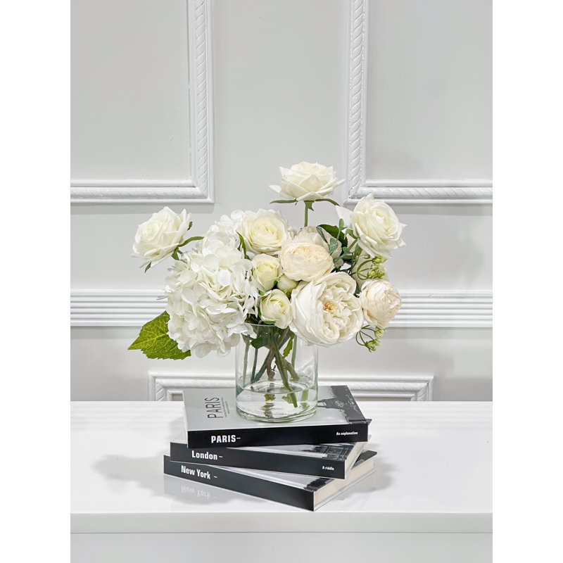 Centre de table hortensia blanc: arrangement de pivoines en soie de campagne française