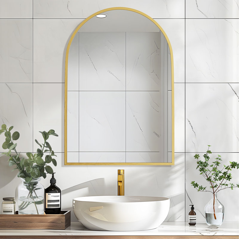 Miroir de salle de bain élégant avec une conception festonnée et des caractéristiques de sécurité améliorées