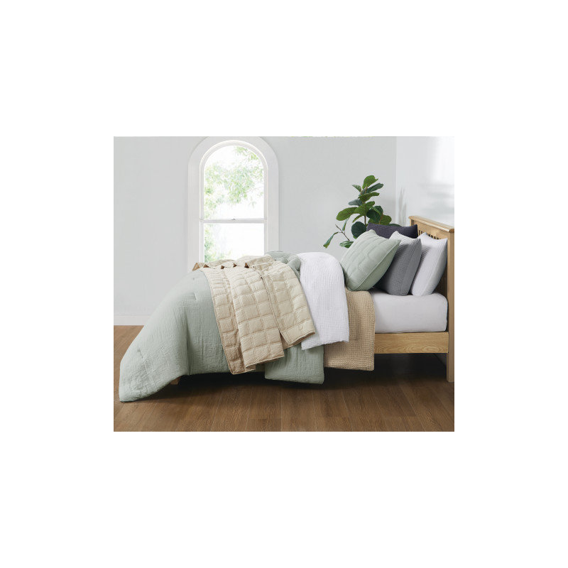Reta Comforter, Queen Comforter +2 Standard Shams, Ivory