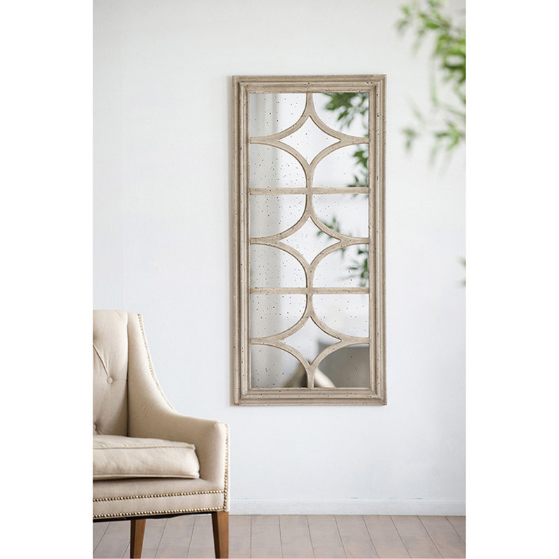 Miroir rétro exquis avec attrait décoratif et caractère intemporel