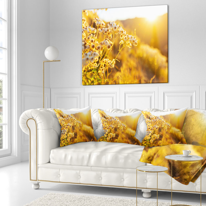 Fleurs de jardin champêtre jaune vif - coussin à imprimé floral, 16 po x 1 po, Coussin décoratif