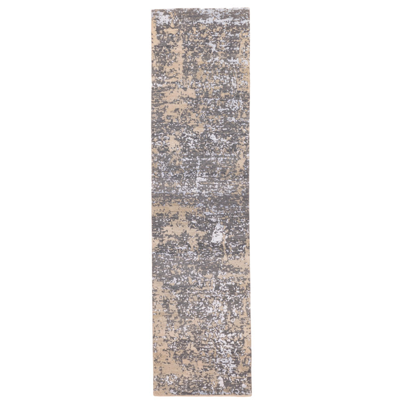 Tapis gris anthracite Legacy 2 pi 6 po x 10 pi 3 po
