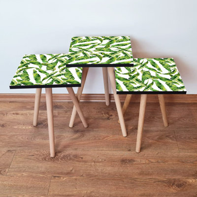 Ensemble de 3 tables gigognes modernes, vert et blanc, pieds en bois de hêtre, 13,8 po x 20,5 po x 13,8 po, 13,8 po x 18,5 po x 13,8 po, 13,8 po x 16,5 po x 13,8 po | 100% panneau de fibres à densité moyenne, épaisseur de 0,7 po | Design élégant et fonctionnel pour la décoration de la maison et du bureau
