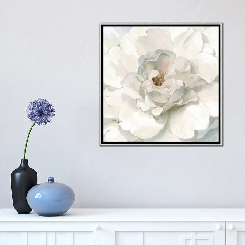 Neutre pivoine par Danhui Nai - impression, H 18 po x l 18 po x 1,5 po, Toile avec cadre argenté, Pas de tapis