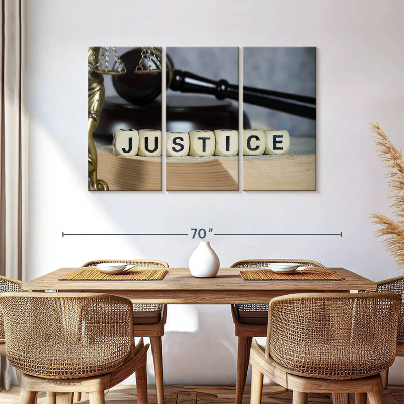 Dés de justice, H 36 po x l 57 po