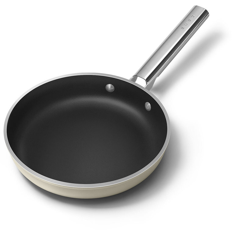 Poêle antiadhésive 24 cm Smeg