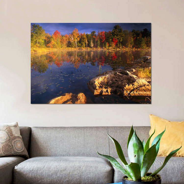 «Lang Lake, Fall Colors, Ontario, Canada» par Tim Fitzharris, impression sur toile non encadrée, H 18 po x l 26 po x P 1,5 po