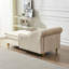 Chaise longue en velours beige avec beaucoup de rangement - pratique et élégante dans une teinte élégante pour décorer votre espace-180398273