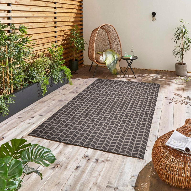 Tapis rectangulaire en polypropylène tissé à la machine à chevrons brun / crème Perrysburg, Rectangle 6 pi 7 po x 9 pi 6 po