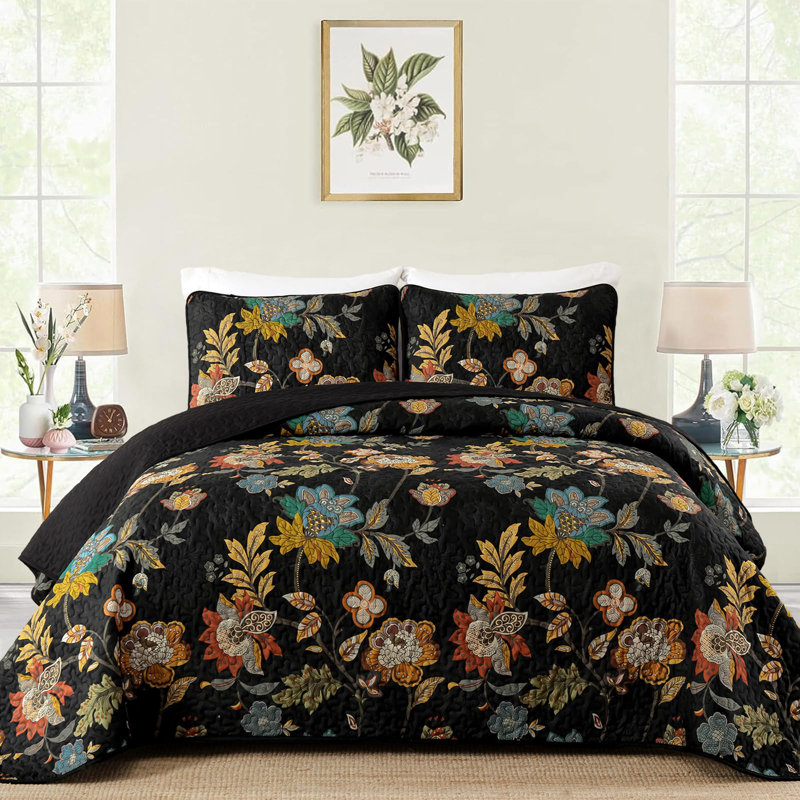 3-Piece Botanical Floral Quilt Set - Soft Lightweight Microfiber All Season Coverlet, Queen Quilt + 2 Queen Shams, Black