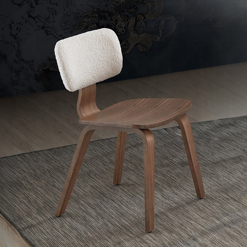 Ensemble de 2 chaises d'appoint au fini noyer avec dossier courbé rembourré blanc, design ergonomique pour un repas confortable