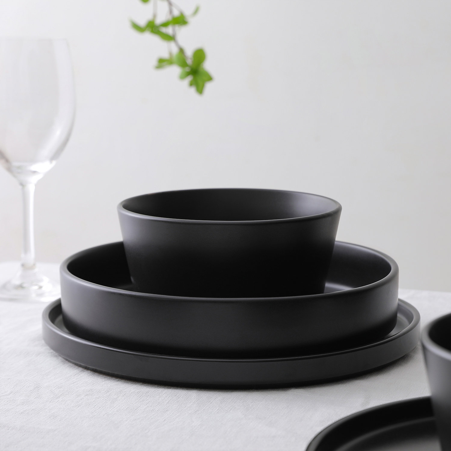 Celina Dinnerware Set Stoneware, Black, 12 Pieces