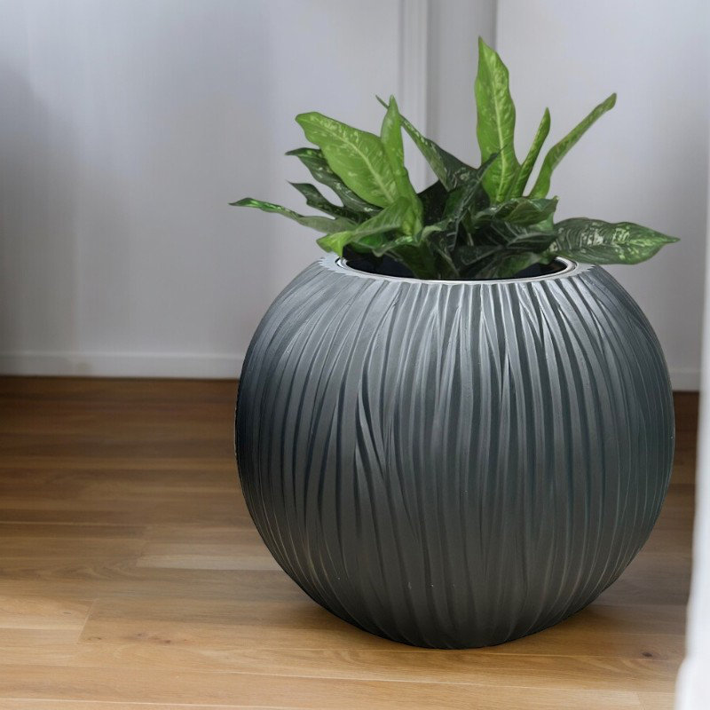 20" Pot Planter, Black