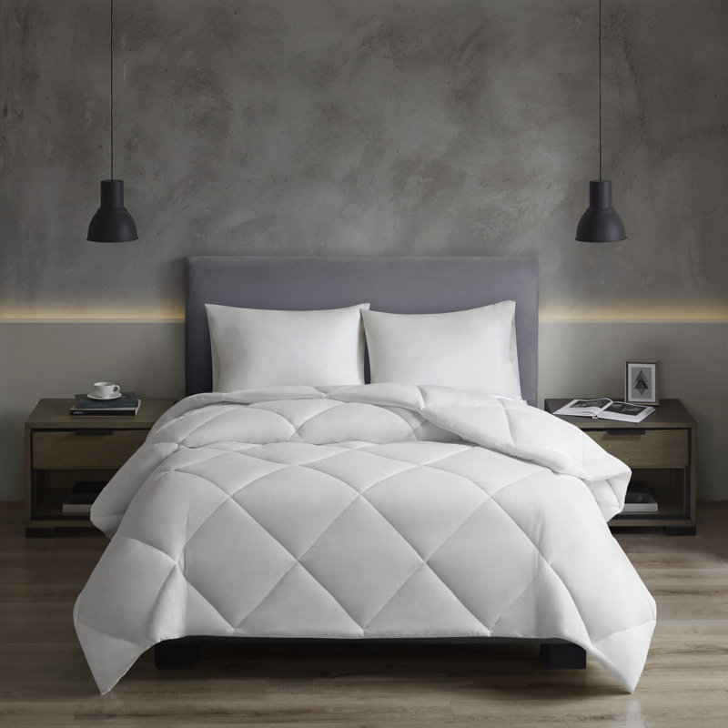 Cooling Oversized Down Alternative Comforter with HeiQ Smart Temp – White, King/Cal King, King/Cal. King