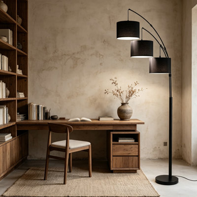 Lampe sur pied télécommandée à arc avec 3 têtes de lumière réglables, lampe sur pied à intensité variable à DEL de 2400 lm avec une hauteur de 80 pouces pour le salon, la chambre à coucher et le bureau