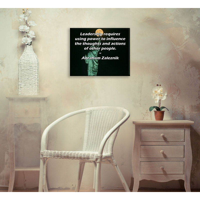 Toile tendue de la galerie ArtsyQuotes par Abraham Zaleznik: «Pour diriger, il faut utiliser le pouvoir d'influencer les pensées et les actions des autres.