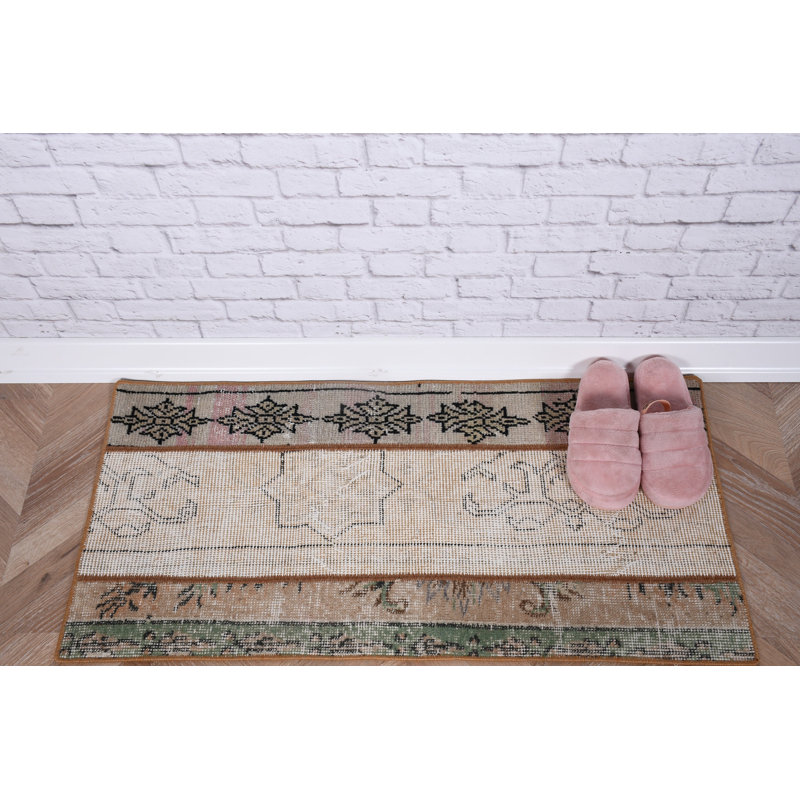 Handmade Vintage Turkish Rug In Boho Style For Entryway Decor With Beige Wool In Farmhouse And Tribal Kilim Design