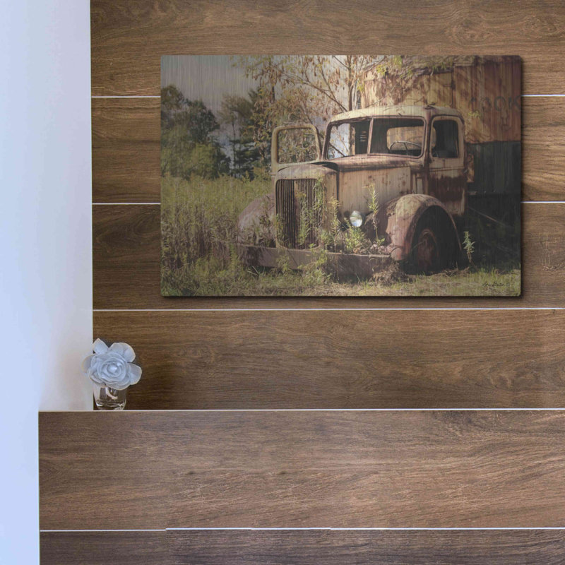 «Old Yellow Truck» par Lori Deiter, H 12 po x l 16 po