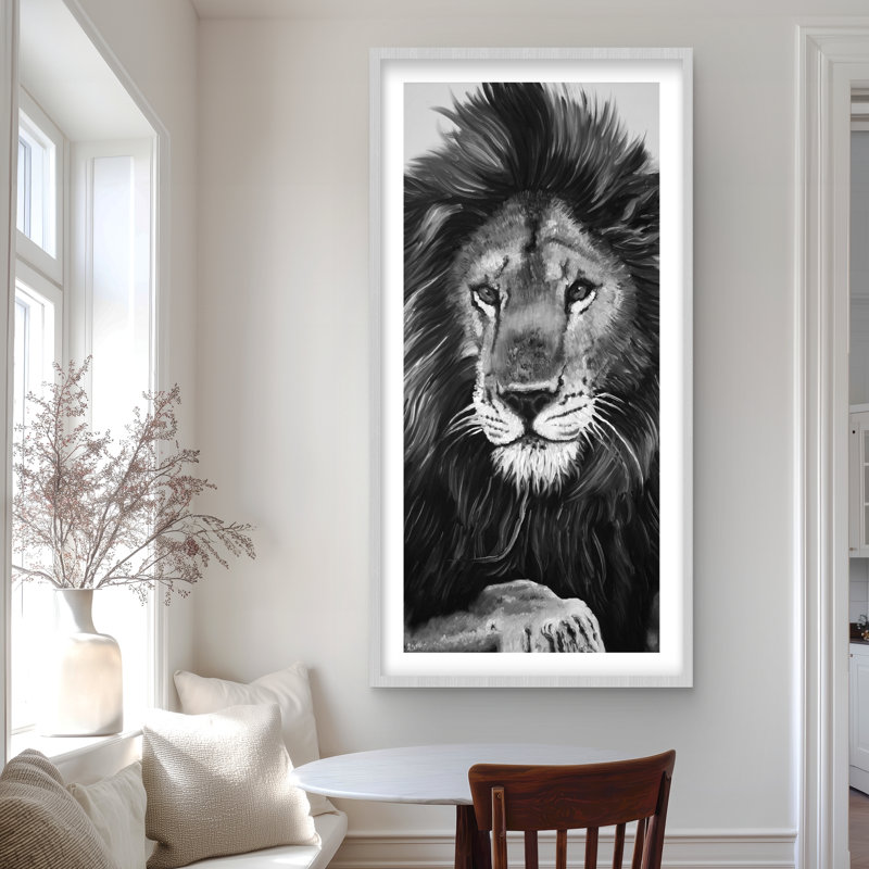 «The Lion King» - reproduction monochrome encadrée | Décoration intérieure, H 48 po x l 24 po