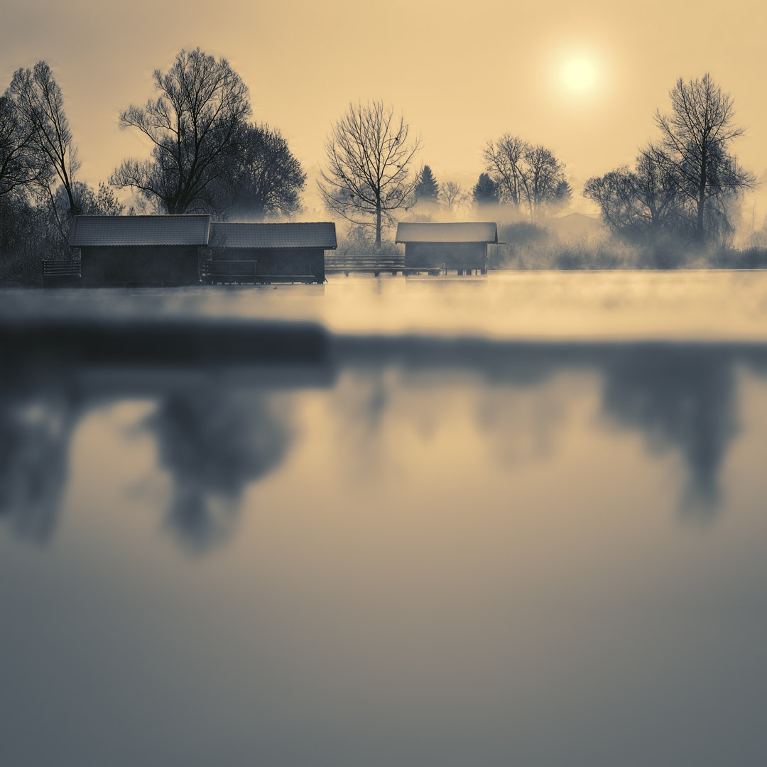 Bootshäuser am Chiemsee, Bayern, Deutschland - Foto ohne Rahmen auf Leinwand