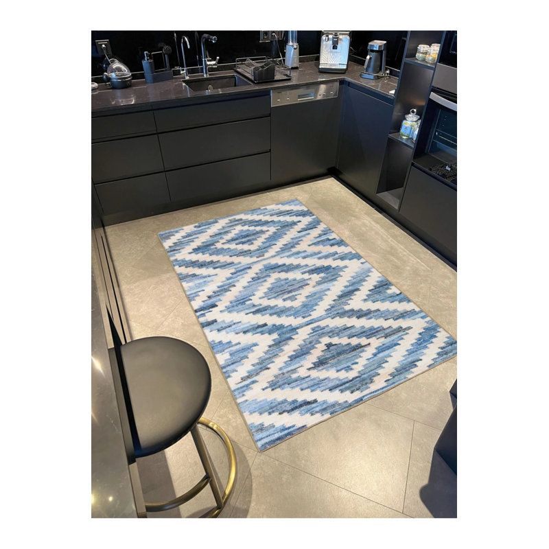 Tapis décoratif et lavable géométrique triangulaire bleu glacier, Rectangle 2 pi 4 po x 4 pi