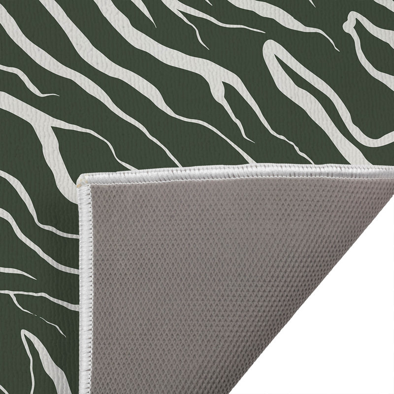 Tapis de toilette rectangulaire absorbant et antidérapant Lush Cracks, 34" W x 21" L, Chimichurri, Green Striped