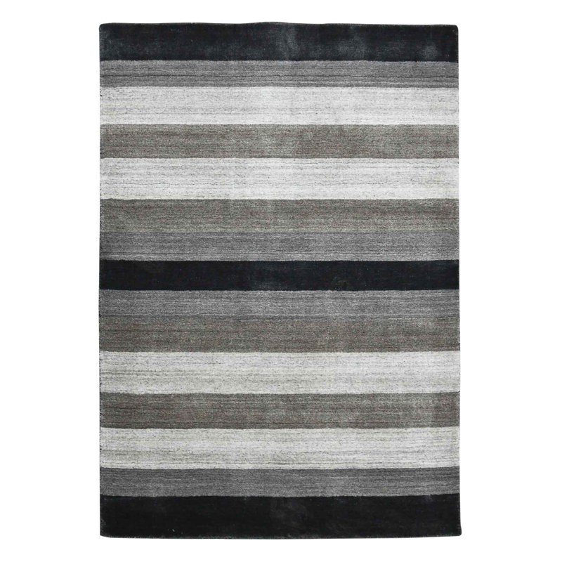 Handmade Gray Wool and Silk Rectangular Accent Rug